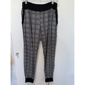 Women's Unbranded Black White Patterned lounge jogger Pants Size L pockets